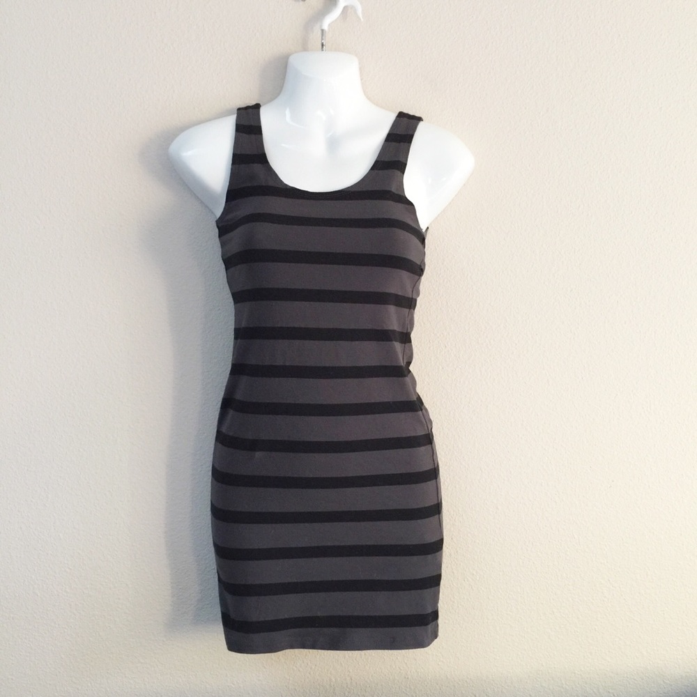 Women’s EUC H&M Divided Striped Dress Size 2